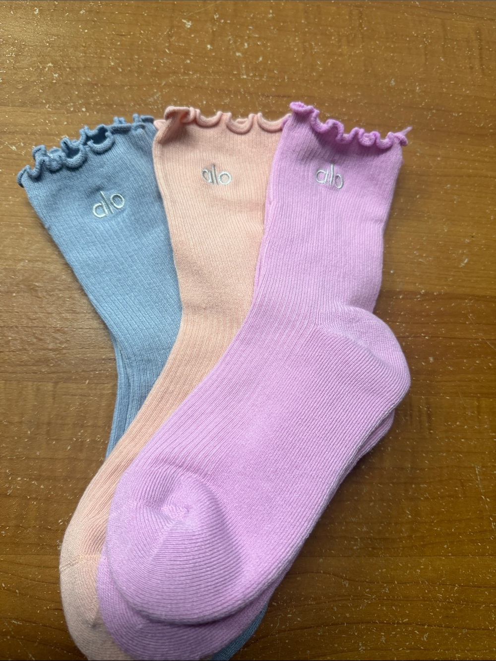 ALO Ruffle Top Crew Socks - Pink, Peach & Blue (3-Pack)